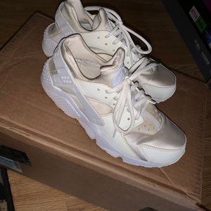 Women’s Nike Huarache sneakers